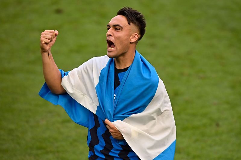 Lautaro Martinez celebrates after winning the Serie A